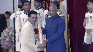 President Kovind presents Padma Shri  to Manoj Bajpayee