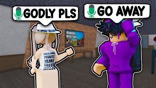 I Became A GOLD DIGGER GIRL In MM2 VOICE CHAT... (Murder Mystery 2)