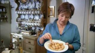 Spanish pork stew - Delia - BBC