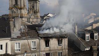 Alarma en Lugo por el incendio en una casa abandonada de la Rúa Catedral