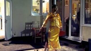 Filipino living in France ( performing a Filipino fan dance) - Pinoy life in France