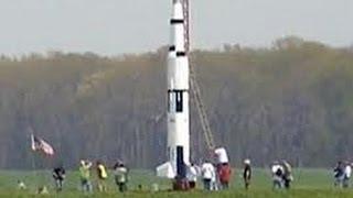 STEVE EVES SATURN V MODEL ROCKET RECORD FLIGHT VIDEO Roy Dawson