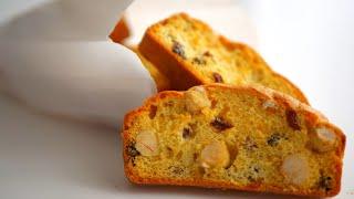 Cookies with nuts and dried fruits/Biscotti