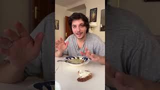 Хотела сказать: «Артем, дай салфетку!», но в горле пересохло 
