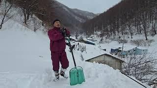 산골 시베리아 낡은집 무너질라 몇일째 눈폭탄 제설작업 죽을맛 그래도 산골인생 삶이좋아