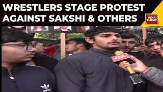 Wrestlers Stage Protest Against Bajrang, Vinesh And Sakshi At Jantar Mantar In Delhi