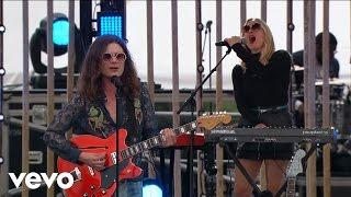 BØRNS - Electric Love (Live From The 2016 MTV Woodie Awards)