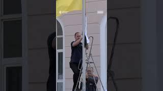 Біло-чорний прапор у Полтаві