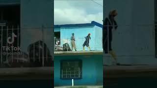 Chavo vs Quico pelea con música de Linkin Park de fondo. In The End. Meme