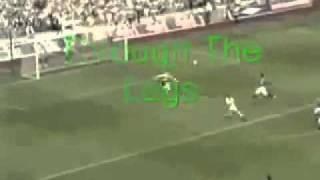 Celtic's Larsson chips Klos Rangers