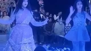 IQRA KANWAL ENGAGEMENT DANCE BY FATIMA FAISAL-RABIA FAISAL AND HIRA FAISAL️