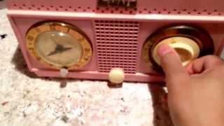 PANTHER PINK Retro Jetsons 1954 DeWald H528 Tube AM Bakelite Clock Radio WORKS!