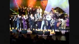 Ringo Starr's 70th Birthday Concert - 22. With A Little Help From My Friends / Give Peace a Chance