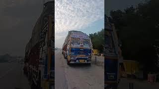 Kashmiri truck #viralvideo #driver #truckdriver #travelphotography #truckjourney #love