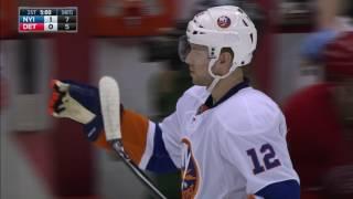 Red Wings’ Mrazek assists Islanders’ Bailey on goal