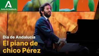 Chico Pérez, al piano en la gala del 28F