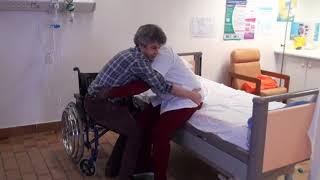 Passage au fauteuil: situation d'appui interdit sur une jambe (patient coopérant)