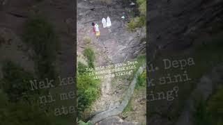 Fly drone atas Gunung Jerai nampak orang tengah solat atas puncak. Adakah ia kebetulan atau..... 