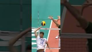 This is a crazy no look spike  #epicvolleyball #volleyballworld #volleyball