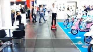 Filip riding short handlebar in Cologne | Mini scooter, smallest personal transporter | Robstep