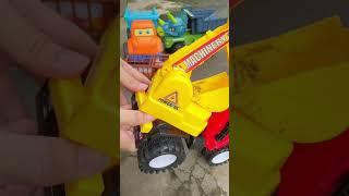 Xe ô tô công trình, lắp ráp xe cẩu múc cát | Toy cars, trucks assembly #shorts