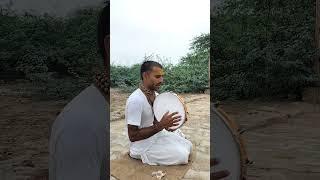 Beautiful Bhajan by Mahavir Bhagat Ji Rasik at Govardhan Parikrama Marg, Vrindavan!!