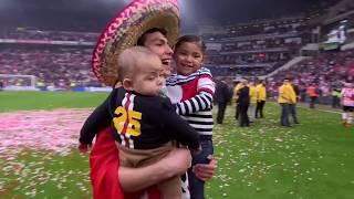 Asi fue el GRAN FESTEJO del CHUCKY Lozano tras su primer titulo con el PSV