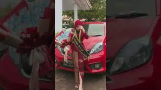 Kebaya Merah Wisuda Menjadi Primadona Viral di Tiktok