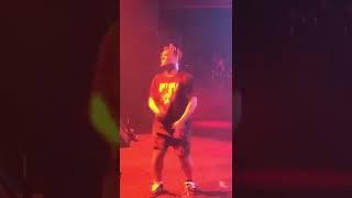 juice vibing to take a step back by X and ski with the crowd