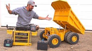 How does this Huge Dump Truck WORK?! 797F Metal Haul/Mining Truck RC4WD | RC ADVENTURES