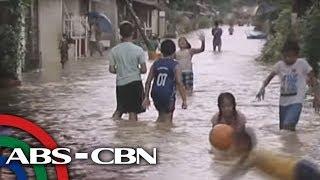 Rated K: Marc Logan reports: Pinoys have fun in the rain