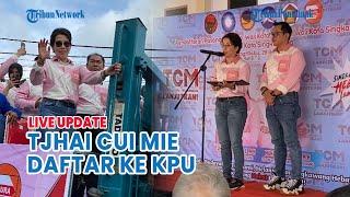 Tjhai Cui Mie - Muhammadin Daftar ke KPU Singkawang! Simpatisan Kompak Pakai Pink