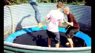 Marco, Pino en Rémon op water-trampoline