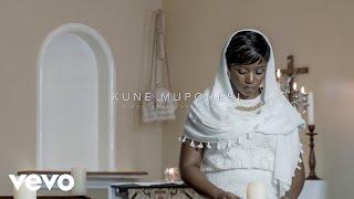 Janet Manyowa - Kune Muponesi ft. Minister Mahendere