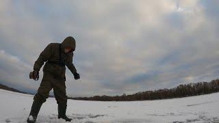 По шуршащему снегу к рыбе.Сооружение от ветра.