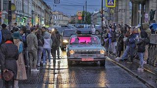 ВАЛИМ В ЦЕНТРЕ САНКТ ПЕТЕРБУРГА НА ГРОМКОЙ ВОЛГЕ. РЕАКЦИИ НА АВТОЗВУК