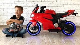 Mark bought a New Mini bike. Unboxing and Assembling Mini Moto.