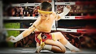 THIS YOUNG MUAY THAI KID PREFORMED A BEAUTIFUL WAI KRU IN FRONT OF A CROWDED STADIUM  IN CHIANG MAI!