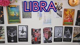 LIBRA  ALGUÉM VÊM ATRÁS DE VOCÊ! Percebeu que se não agir vai te perder!