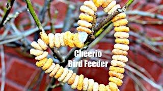 Easy Kids Craft - Cherrios bird feeder - fun activities for toddlers and preschoolers
