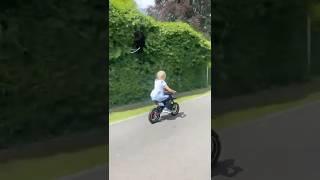 Fast so cool wie Reiten  #shorts #klara #motorcycle #fun #klaraswelt #pocketbike