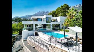 MODERN VILLA RIGHT ON THE GOLF COURSE IN ALTEA LA VELLA, ON THE COSTA BLANCA IN SPAIN