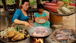 Cooking squid and shrimp raw spicy so tasty- Boiled chicken soup with mushroom +5food cook and eat