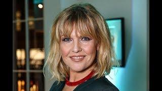 How old is Ashley Jensen, who is the Love, Lies & Records star’s husband and what TV