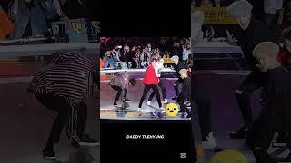 When Jin mic fell down but he handled the situation perfectly "#shorts#bts