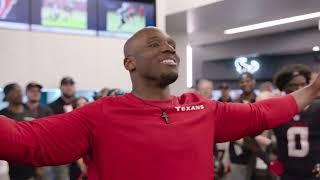 LOCKER ROOM: DeMeco Ryans speaks to the team after the win over the Los Angeles Chargers