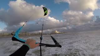 Kitesurf Megaloop on the Harlem 8m during downwinder