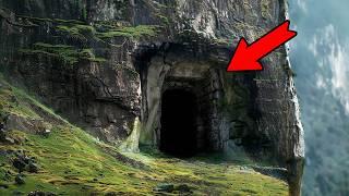 Découverte mystérieuse : l'incroyable ville souterraine cachée dans les montagnes !