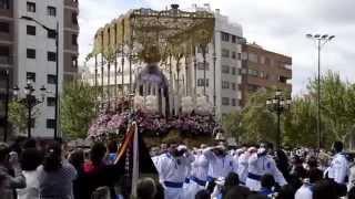 Bailando a la virgen