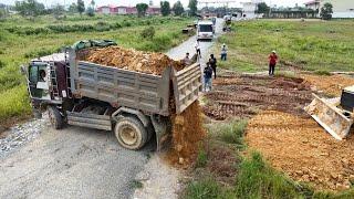 Wonderful Activity Technique Processing Land filling With Bulldozer KOMATSU D31P And Dump Trucks 5T